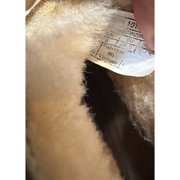 UGG Women's Kasen Suede and Sheepskin Block Heel Booties Size 7.5 - Picture 6 of 8